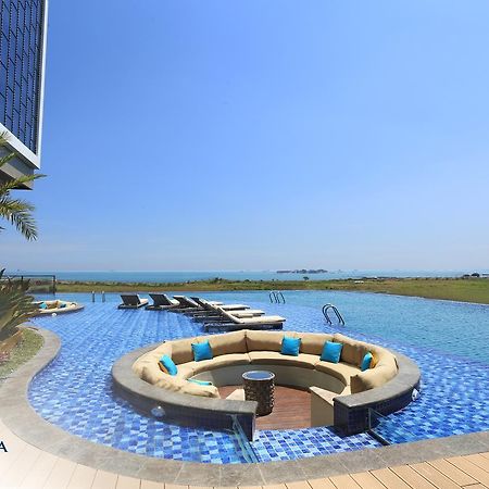 The Rinra Hotell Makassar Eksteriør bilde