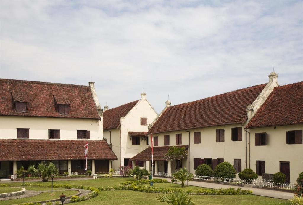 The Rinra Hotell Makassar Eksteriør bilde