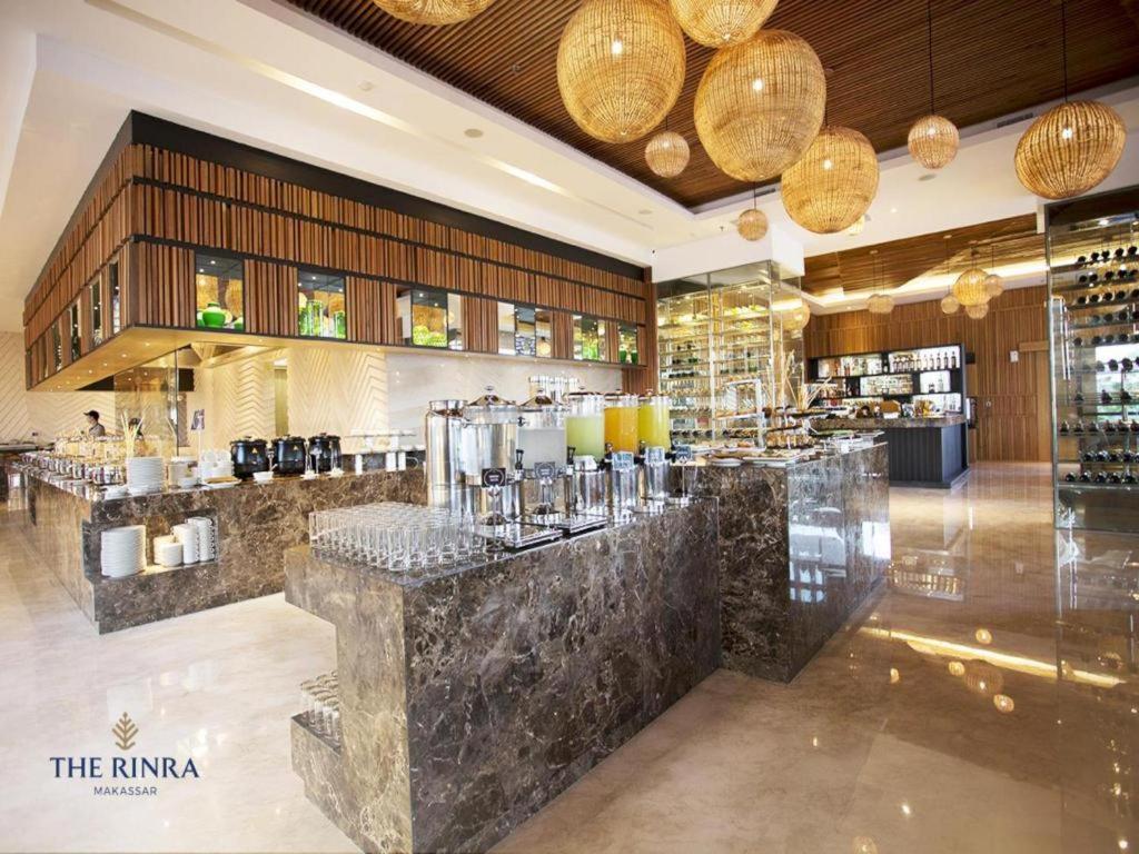 The Rinra Hotell Makassar Eksteriør bilde