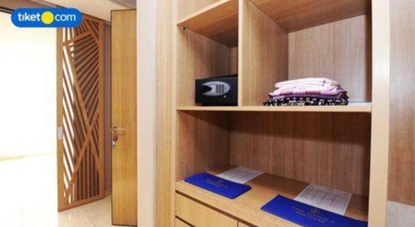 The Rinra Hotell Makassar Eksteriør bilde