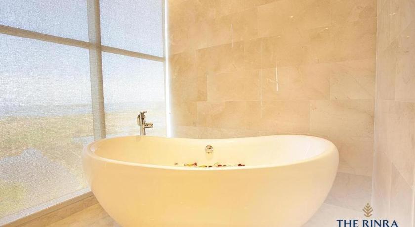 The Rinra Hotell Makassar Eksteriør bilde