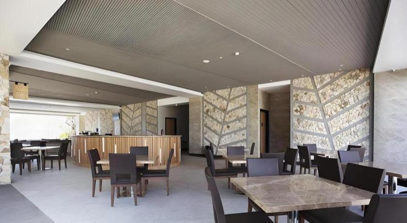 The Rinra Hotell Makassar Eksteriør bilde