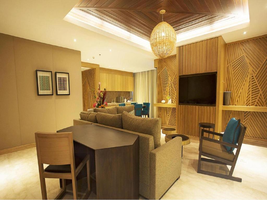 The Rinra Hotell Makassar Eksteriør bilde